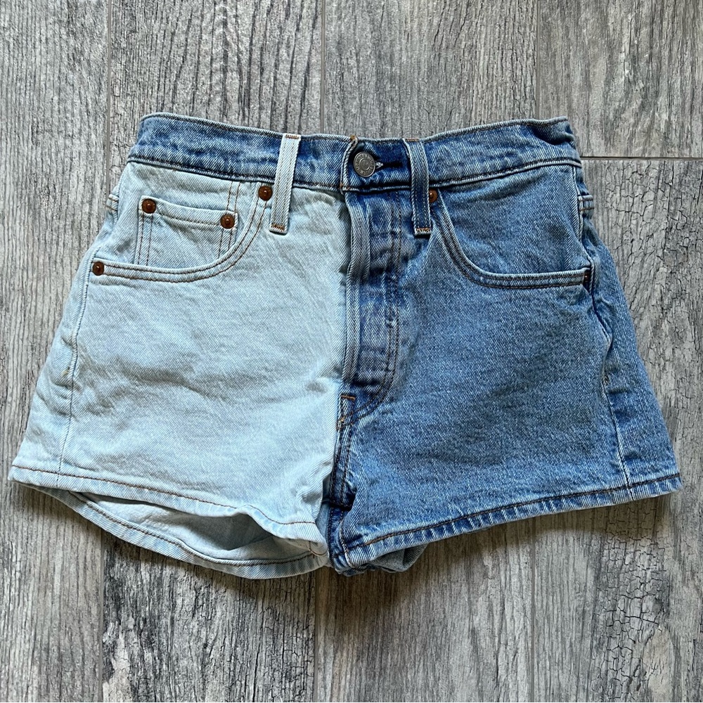 Levi’s two tone split denim shorts